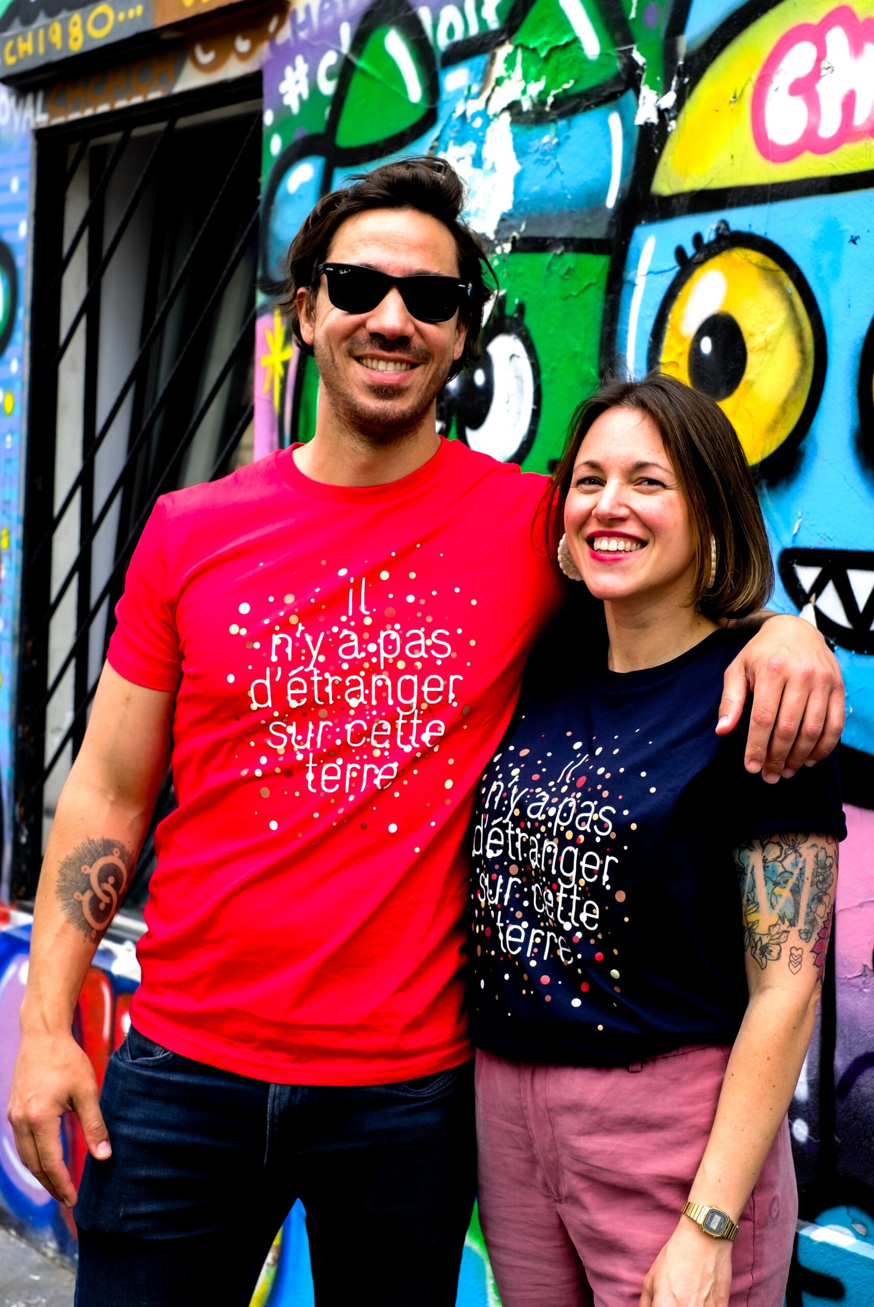 tshirtrouge&bleu T-shirt UNISEXE "Il n'y a pas d'étrangers sur cette terre" – Image 5